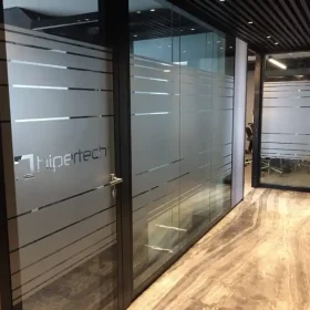 dekoratif ofis cam filmi uygulaması