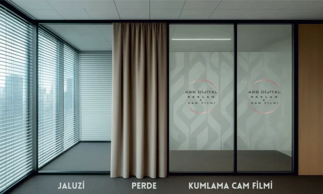Modern bir ofis camında jaluzi, kumaş perde ve dekoratif ofis cam filmi çözümlerinin yan yana karşılaştırması.